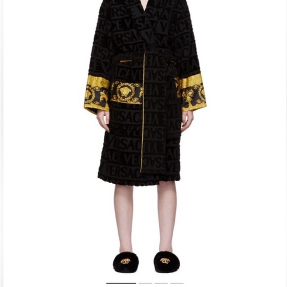 New Versace robe with box. WO tags. - Picture 2 of 7